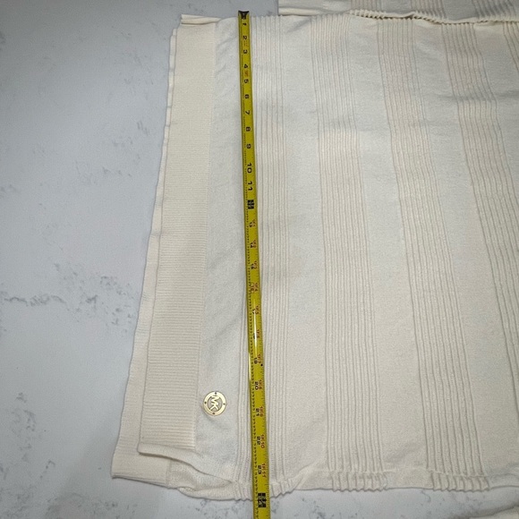 Michael Kors Cream Sweater - Picture 12 of 13